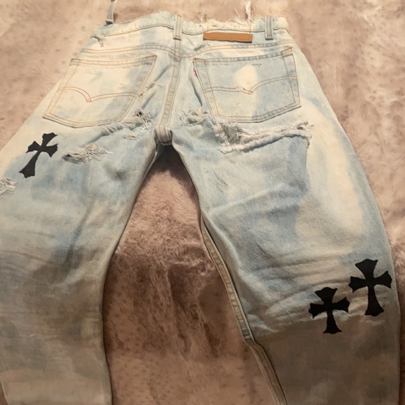 ✨bleached denim Levi’s jeans with black painted crosses✨ - Picture 7 of 8